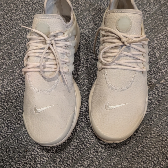 Nike Shoes - Nike Women's Cream Sneakers